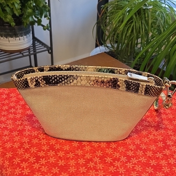 Brahmin Arianna Wristlet in Multi-Flashback. Exclusive. SOLD OUT. HTF. RARE. - Picture 11 of 16
